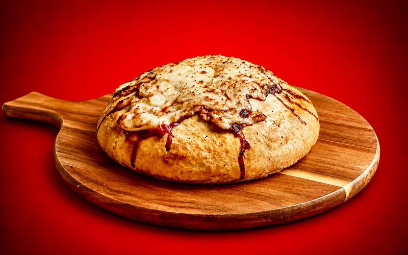 Pizza Rellena Mediana